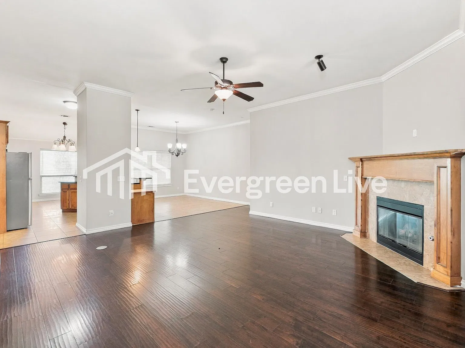 4 bed, 2.0 bath, 1823 sqft, $1,595 — Photo 3