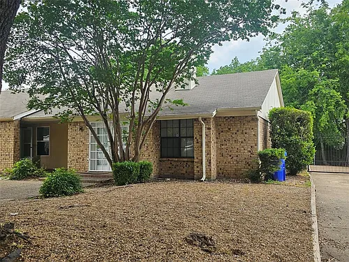 200 E Denton Dr Photo 1