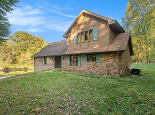 1404 W Valleywood Dr, La Porte, IN 46350