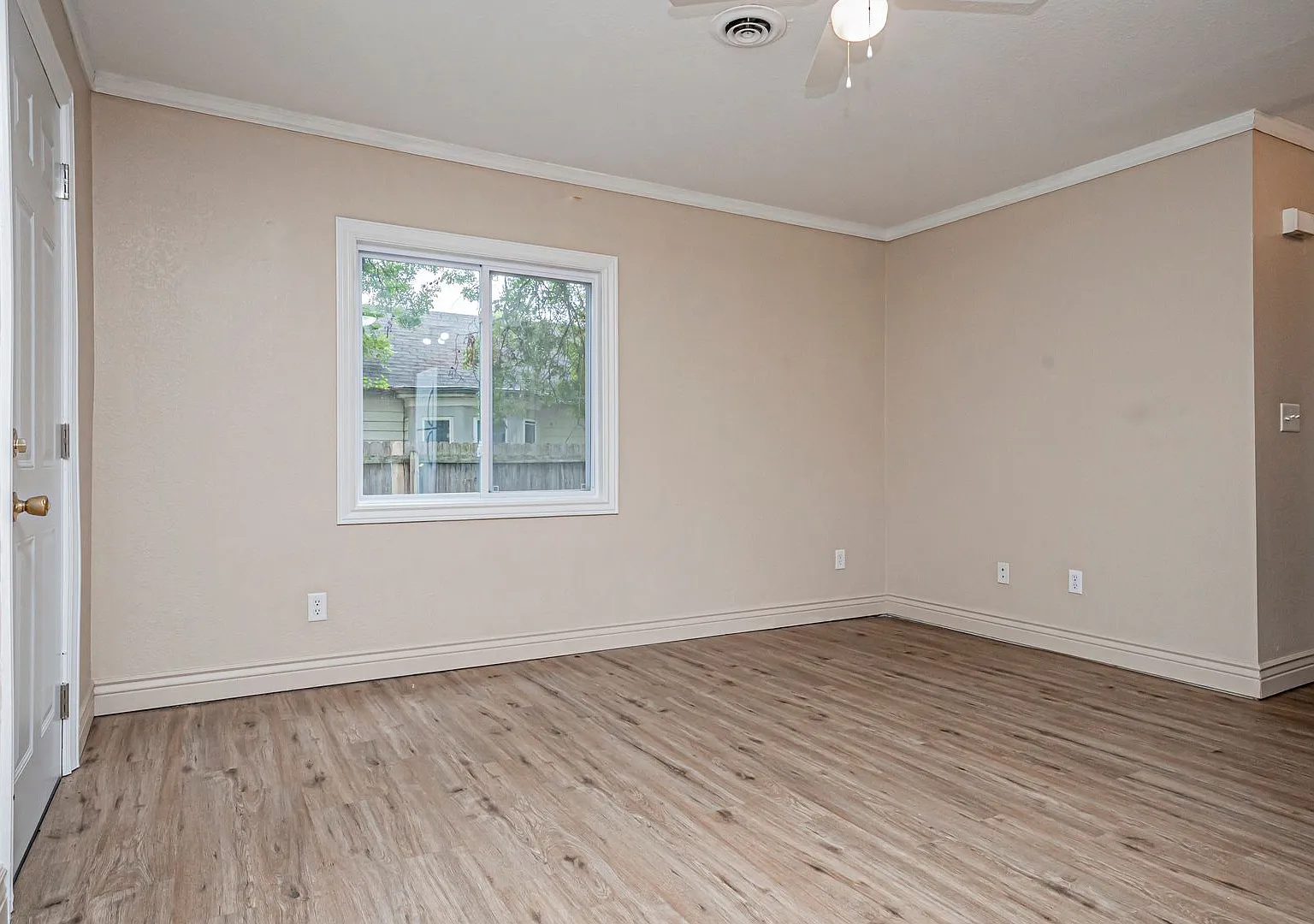 Please View 3D Virtual Walk-Through Before Scheduling a Showing — Photo 4