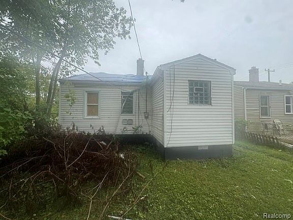 5th image of 13236 Tacoma St