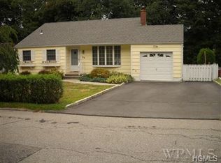 23 Valley View Ter, Mount Kisco, NY 10549