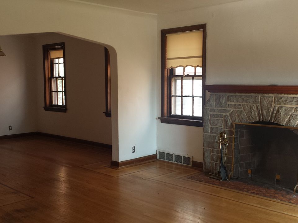 2nd image of 7953 Delmar Blvd