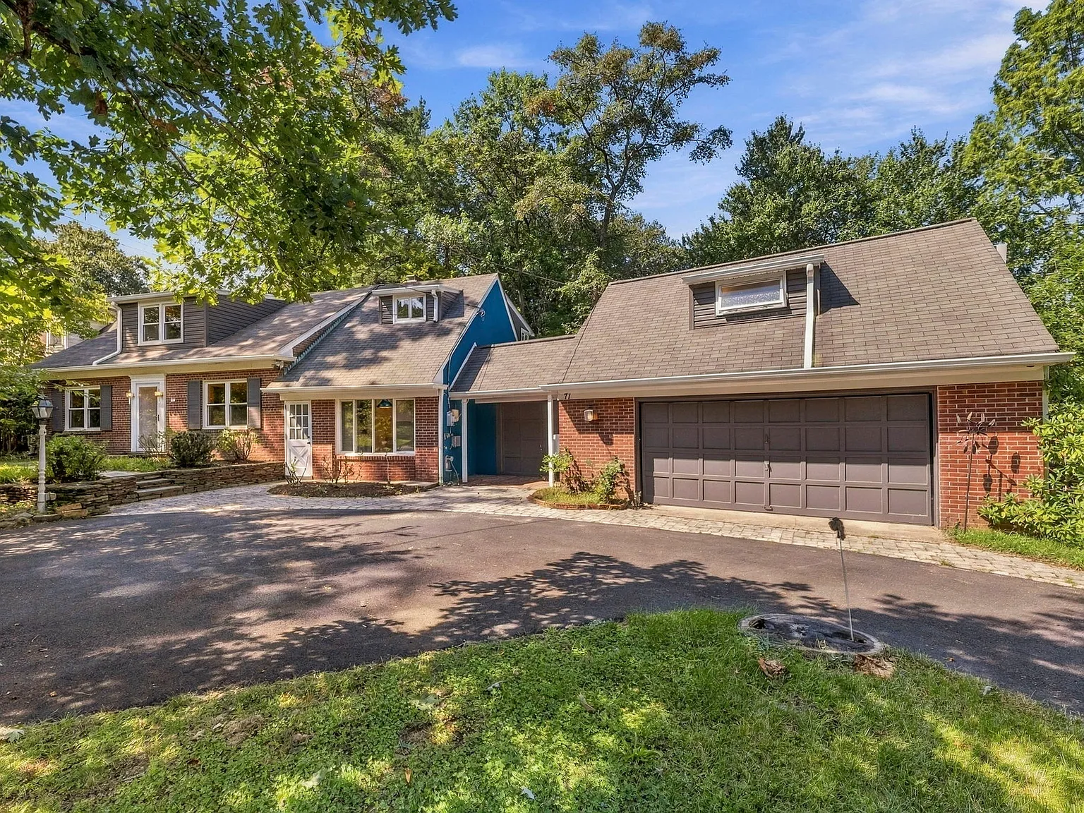 5 bed, 2275 sqft, $4,000 — Photo 1