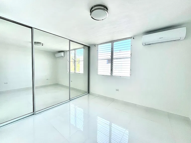 1141 Vistamar Marina E — Photo 16