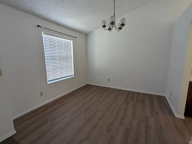 3644 W Elgin St — Photo 8