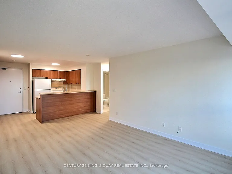36 Lee Centre Dr #2009 — Photo 5