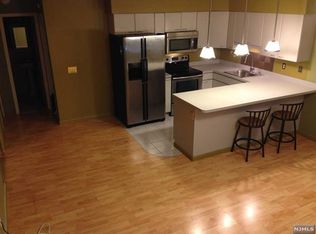 481 Walker St APT 1D-101D, Fairview, NJ 07022