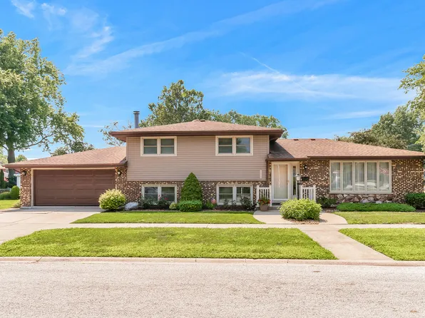 4301 W 107th St, Oak Lawn, IL 60453