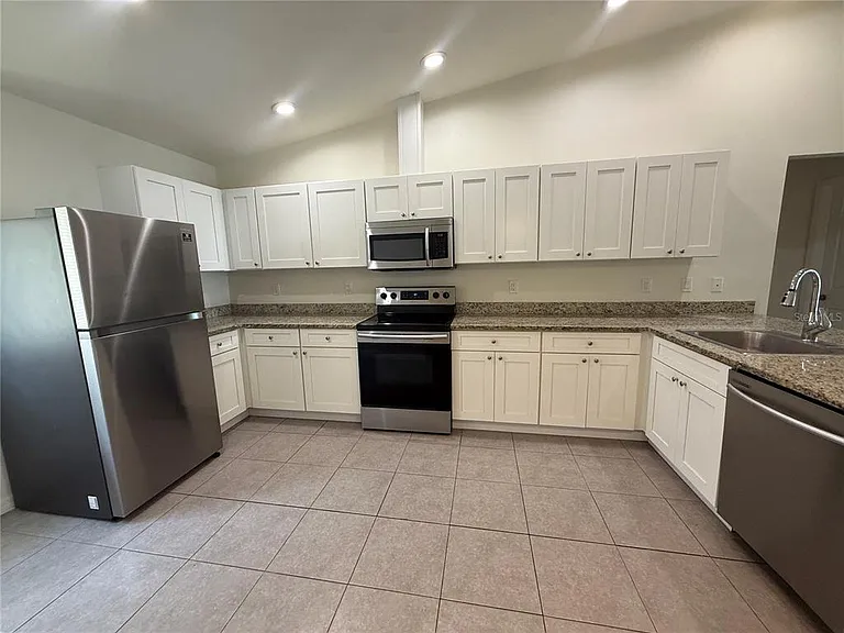 350 W Court St #A — Photo 5