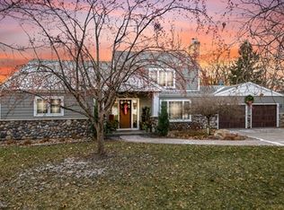 65 Interlachen Ln, Excelsior, MN 55331