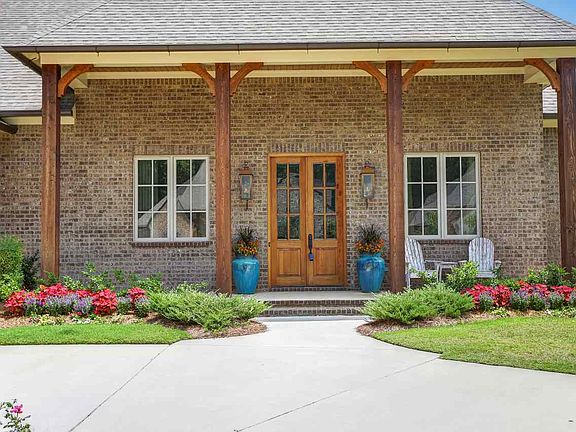 2nd image of 108 Venetian Ct