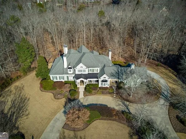 820 Hedgegate Ct, Roswell, GA 30075