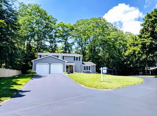 99 S Ridge Trl, Fairport, NY 14450