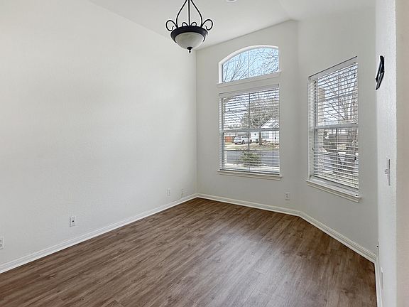 4th image of 11032 River Plantation Dr