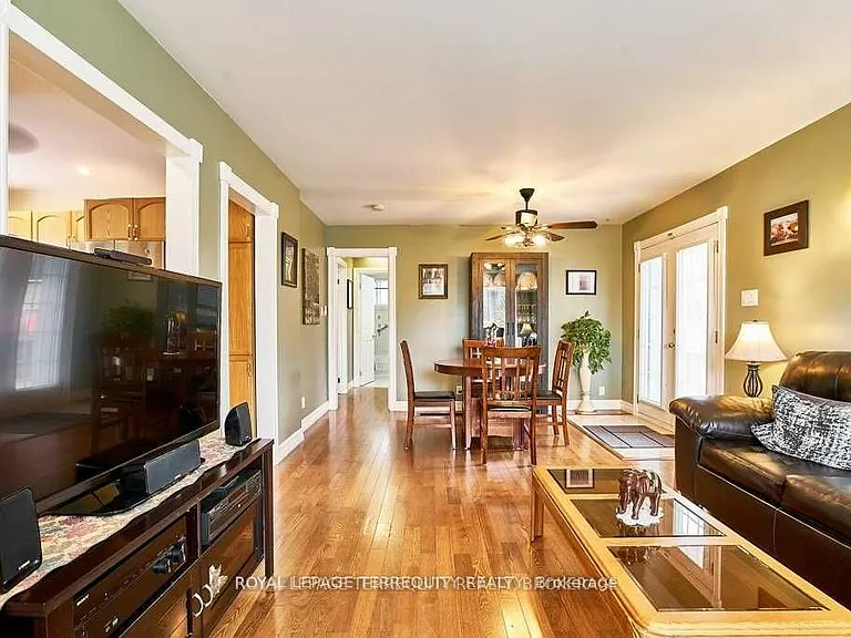 304 Palmerston Ave #MAIN — Photo 4