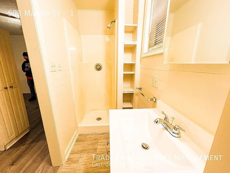503 Manor St #1 — Photo 4