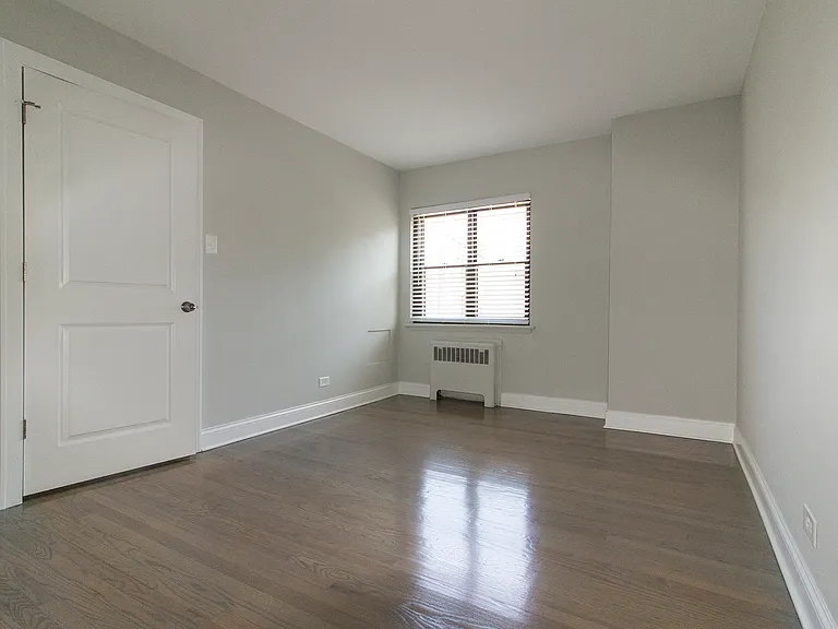 601, E2 - Bedroom