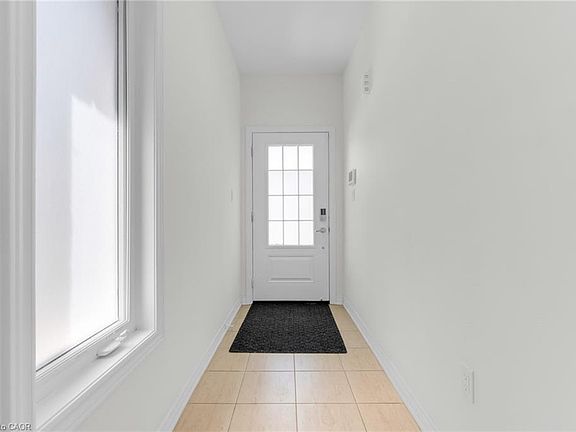4th image of 123 Sycamore St