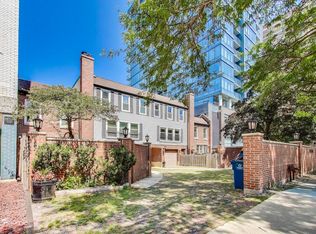 468 W Belmont Ave, Chicago, IL 60657