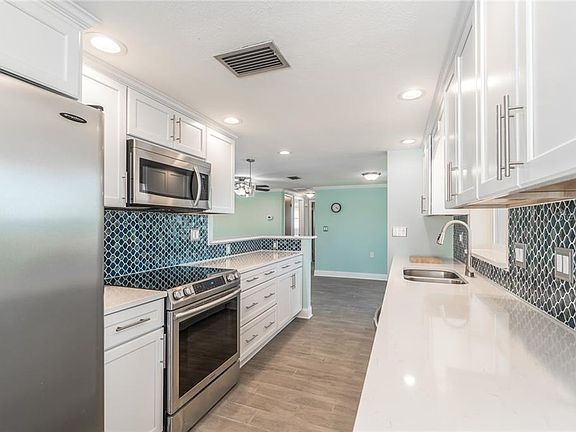 4th image of 5611 Baroque Dr