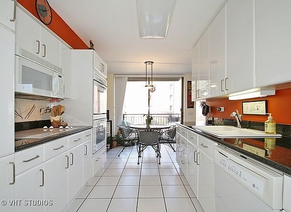 4th image of 1633 2nd St APT 202