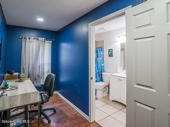 5th image of 461 Neptune Dr NE