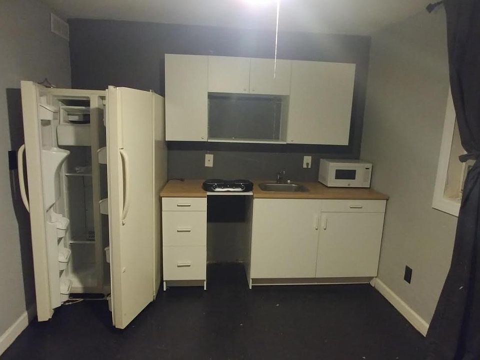 1st image of 3120 Pembrook Dr