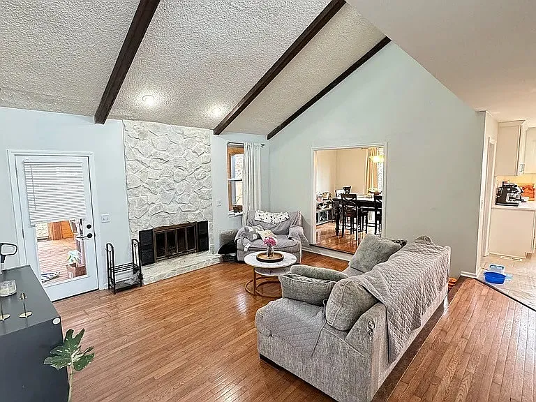 6817 River Ridge Dr — Photo 3