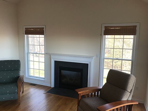 4th image of 25 Mountainside Dr