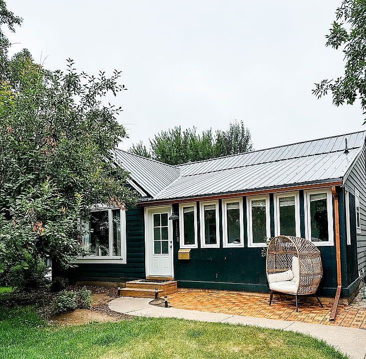 Front exterior 