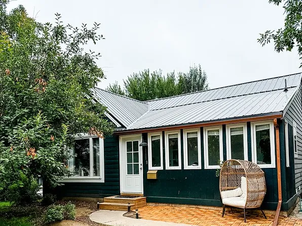 1111 8th Ave, Belle Fourche, SD 57717