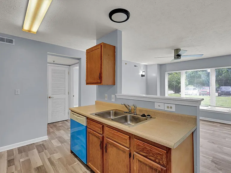 Rowan Place Apartments — Photo 29