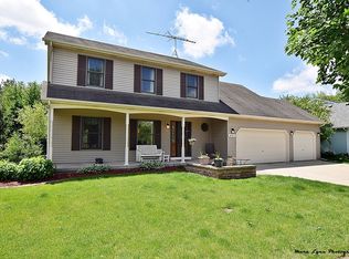 441 E Reader St, Elburn, IL 60119