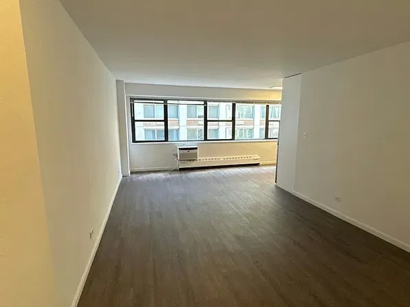 330 E 46th St, New York, NY