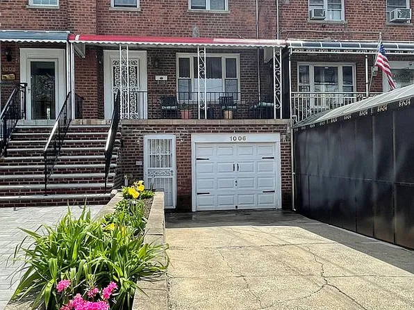 1006 Arnow Ave, Bronx, NY 10469