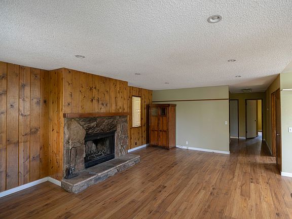 4th image of 26425 Lake Forest Dr