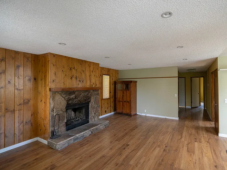 26425 Lake Forest Dr — Photo 4