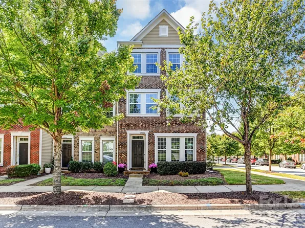 19002 Lake Breeze Dr, Cornelius, NC 28031