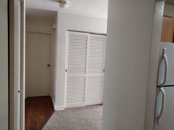 2nd image of 819 S Elm St APT 6