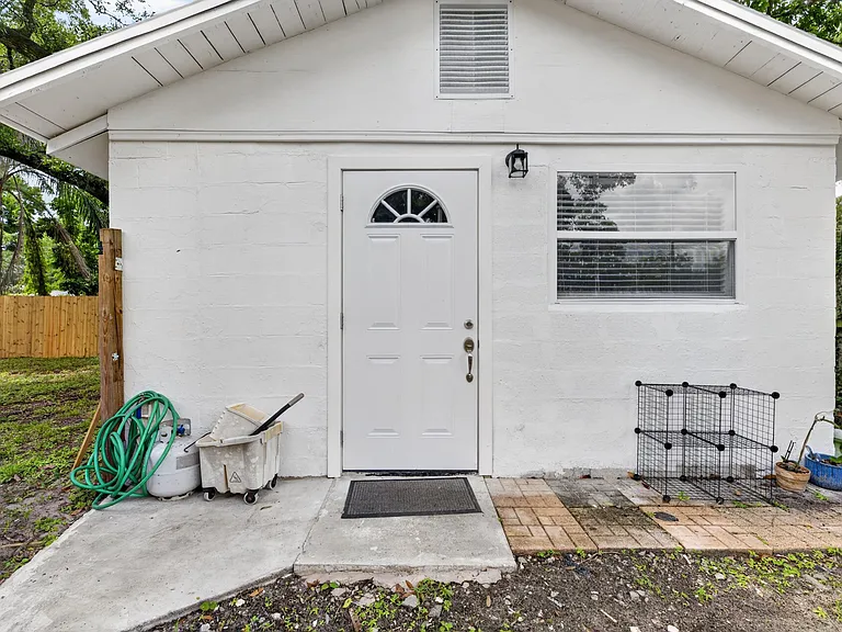 1005 E Flora St — Photo 25