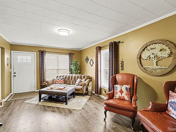 2nd image of 507 N Walnut St