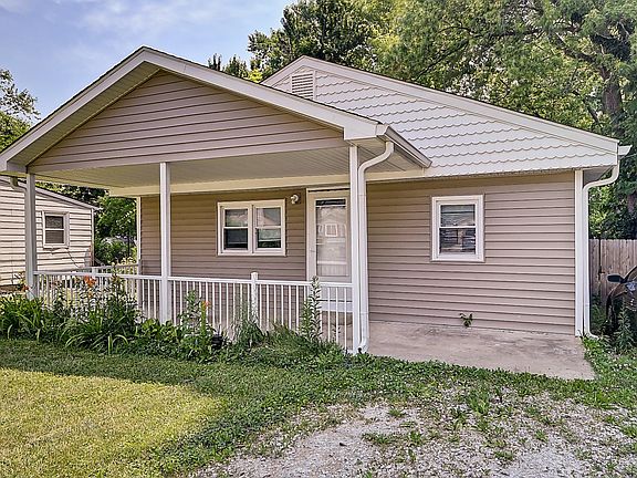 2nd image of 2999 Clover Dr