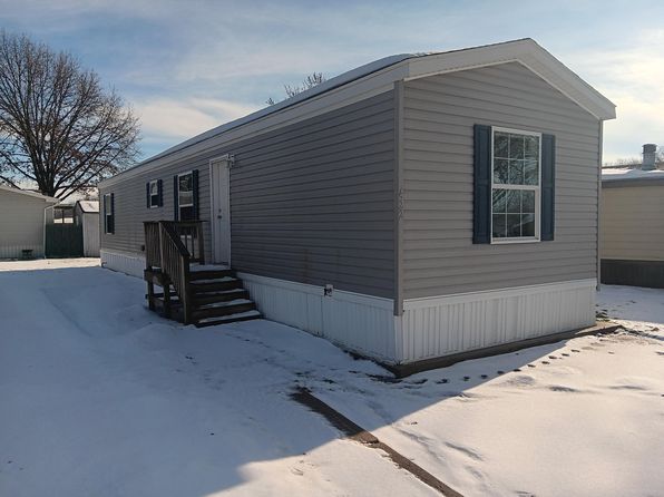 422 Carriage Lane Est