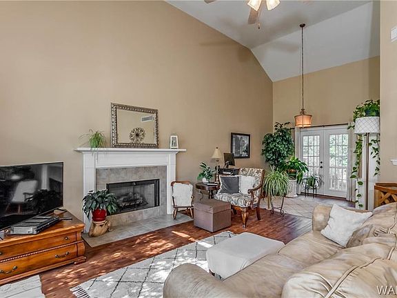 5th image of 2700 Shady Bank Ln