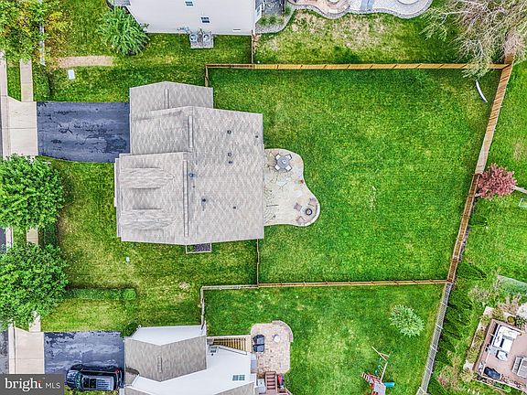 5th image of 16321 Sandy Ridge Ct