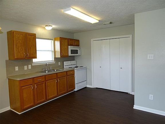 5th image of 8820 E Buffalo Cir