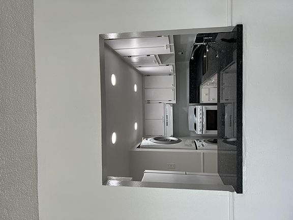 4th image of 10090 NW 80th Ct APT 1205