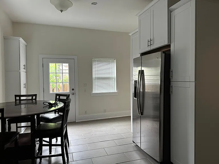 217 Washington Ave — Photo 7
