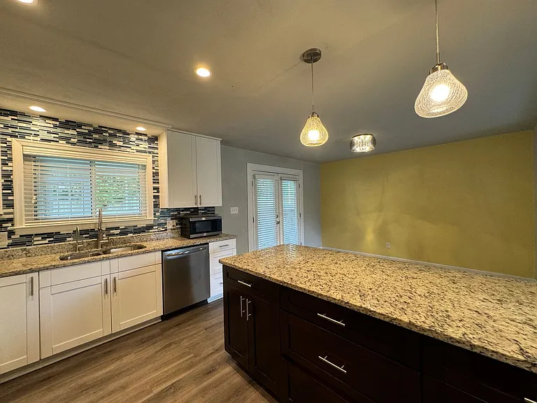 5828 Susquehanna Dr — Photo 4